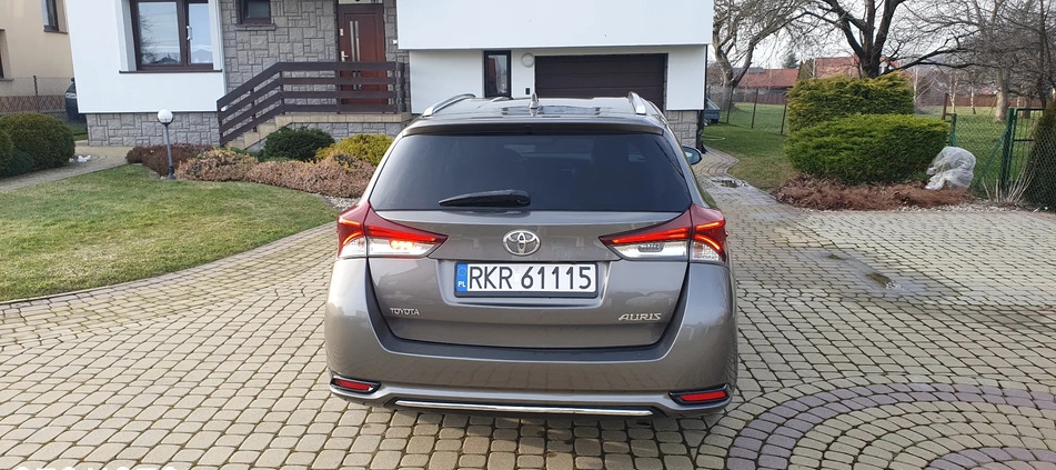 Toyota Auris cena 44900 przebieg: 167000, rok produkcji 2016 z Bolków małe 352